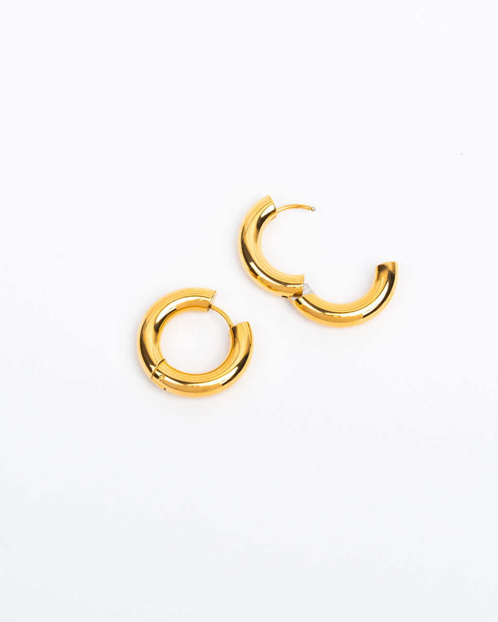 Adia Hoops